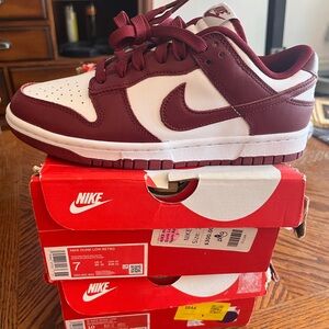 Nike Dunk Low Retro Team Red Sz 7 (women 8.5) DS